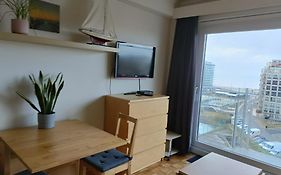 Studio Met Frontaal Zeezicht